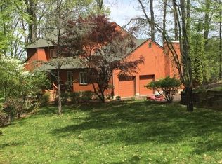 16 Georjean Dr, Holmdel, NJ 07733