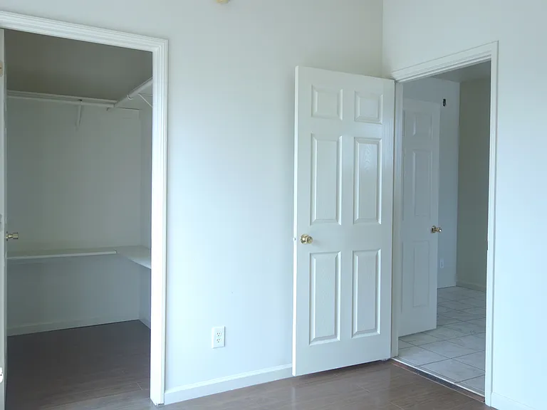 4426 Prospect Ave — Photo 19
