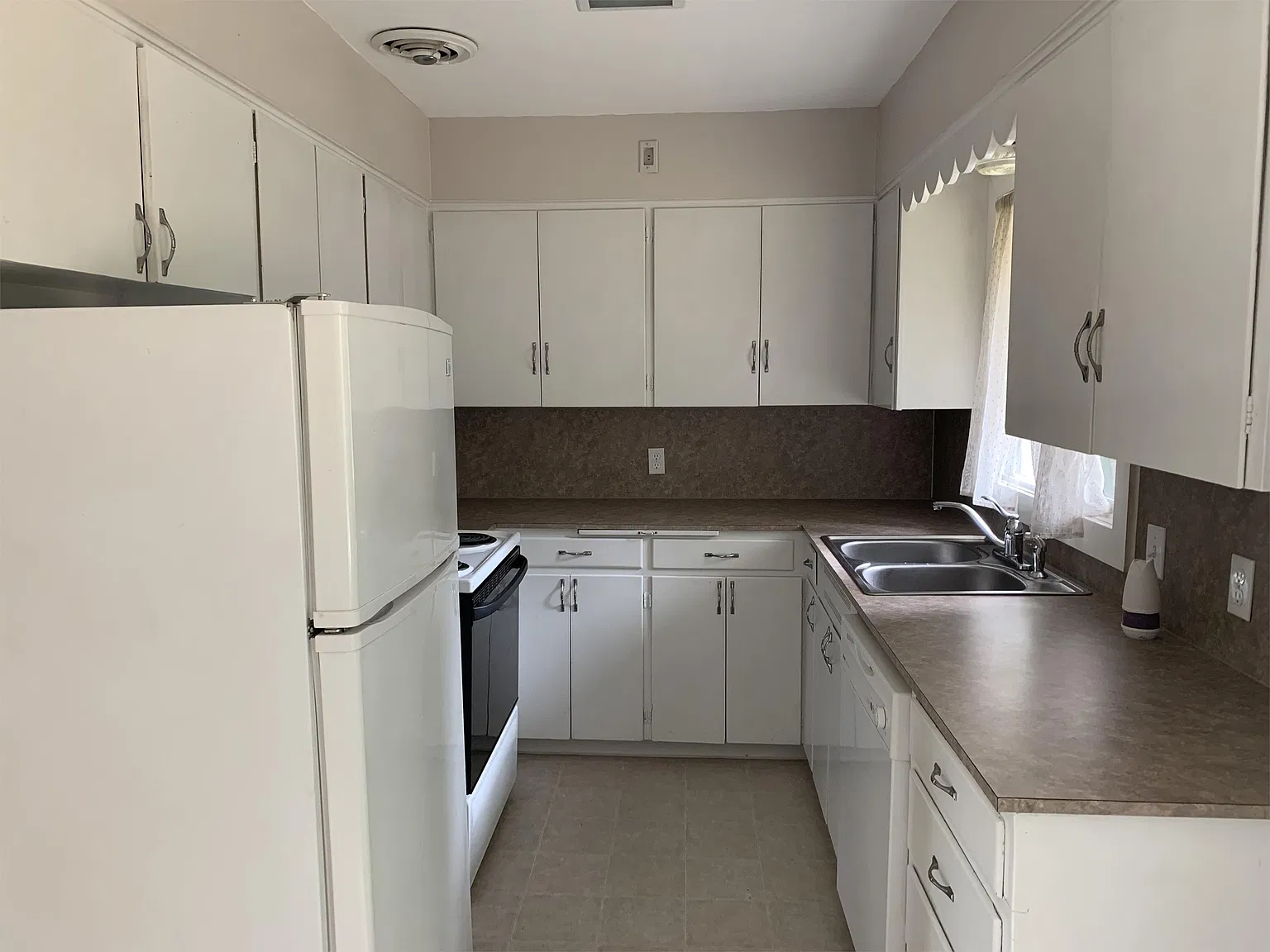Norton 83rd - 328 — Photo 2