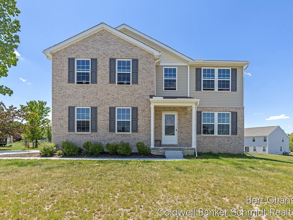 1st image of 8376 N Oaks Ct