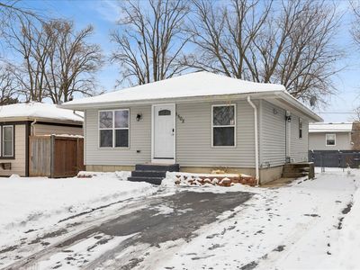 1502 Round Lake Dr, Round Lake Beach, IL, 60073