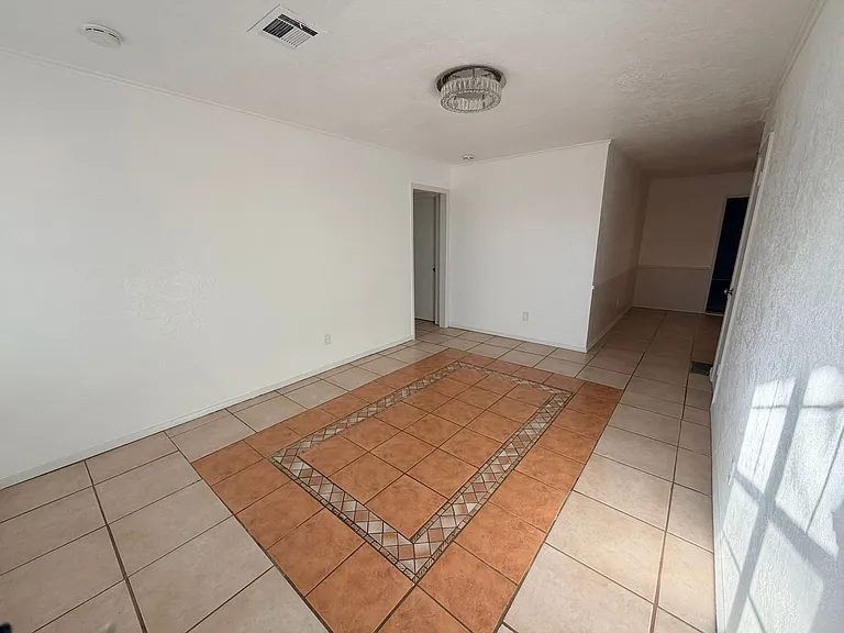 1323 SE Clover Ln — Photo 10