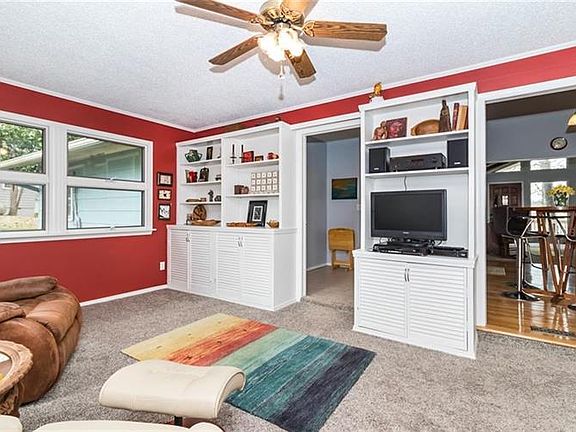 3rd image of 8 Bromwich Ln