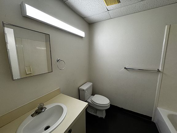 5th image of 1619 University Ave #3