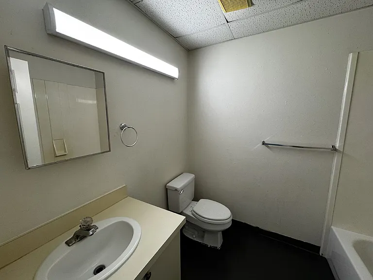 1619 University Ave #3 — Photo 5