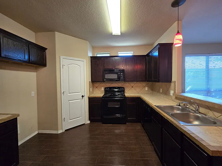 203 Anne Louise Dr — Photo 7