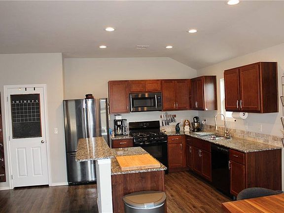 3rd image of 1216 Ironstone Dr