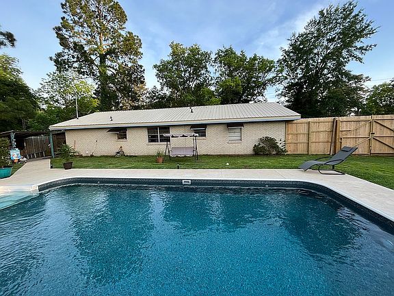 5th image of 728 Saint Maurice Ln