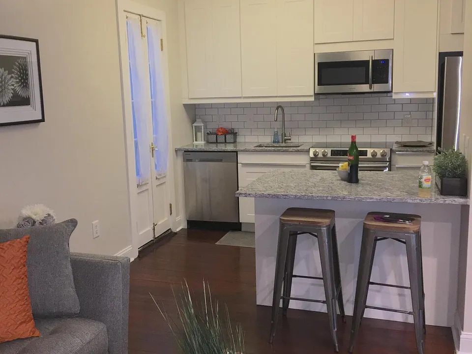 8 Gillon St #8B
