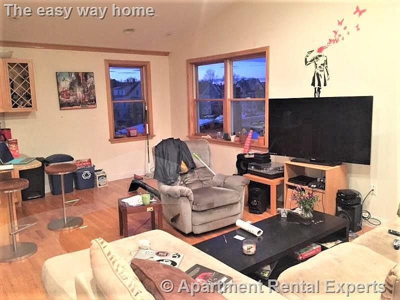2nd image of 156 Pearl St #3