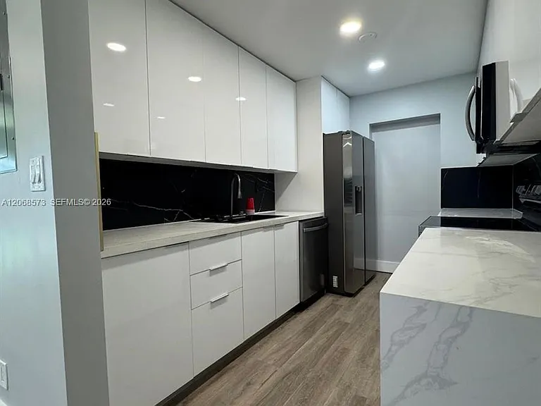 2865 NE 13th Ave — Photo 13