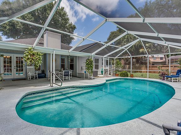 3rd image of 8541 S MAJESTIC OAKS Drive