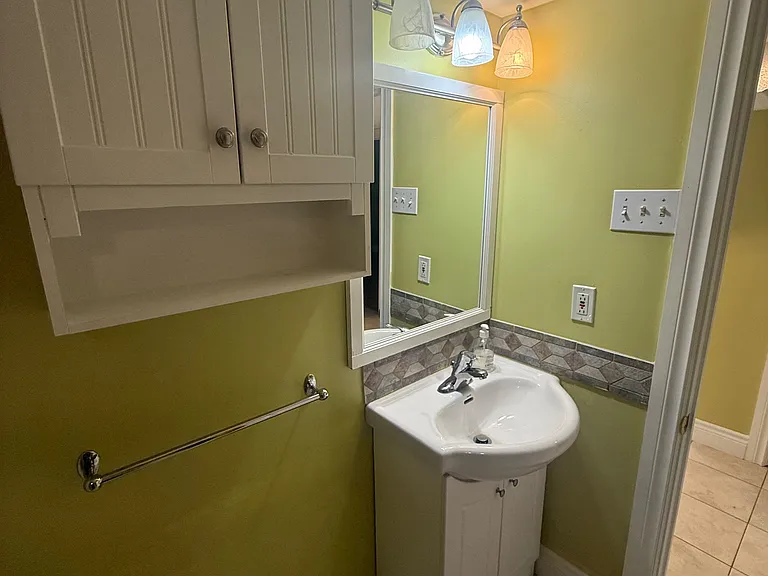 13 Gray Park Dr #LOWER — Photo 10