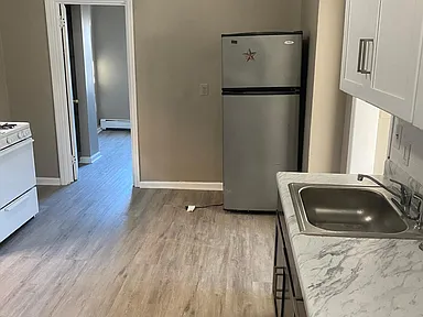 687 Summer Ave #6 — photo 2 of 7