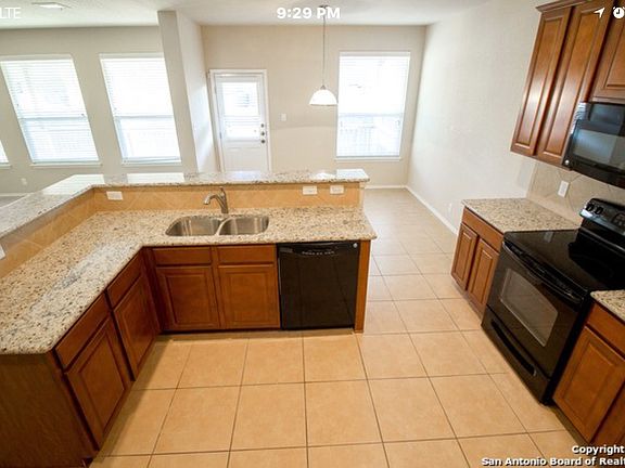 Kitchen - view 2