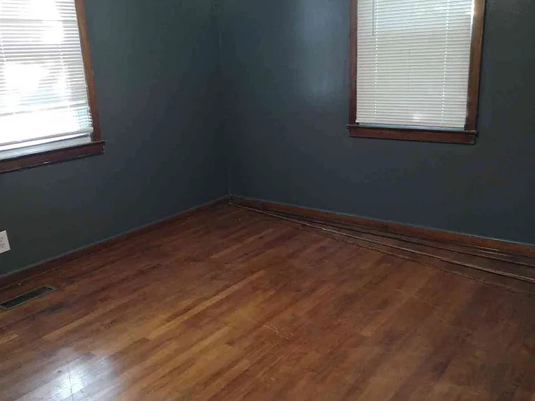 2606 Waverly St — Photo 8
