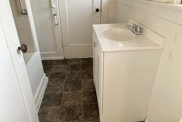 118 Eye St — Photo 16