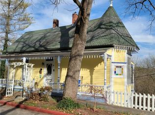 229 Spring St, Eureka Springs, AR 72632