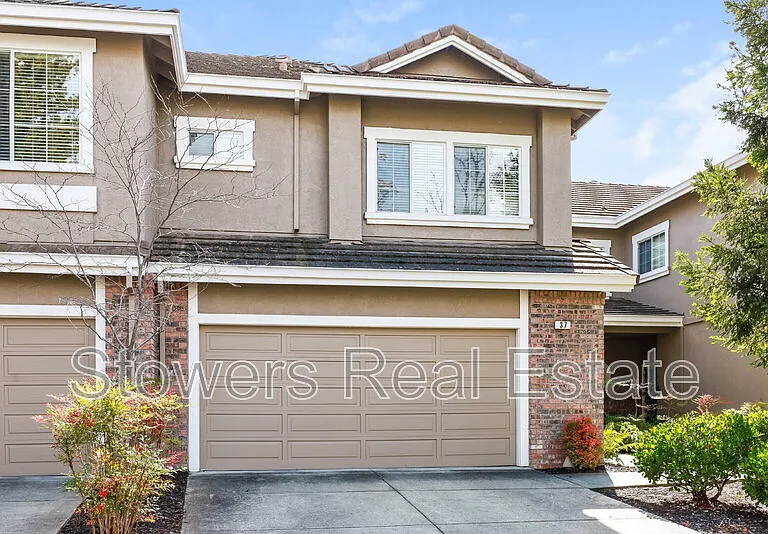 37 Mountain Valley Pl — Photo 2