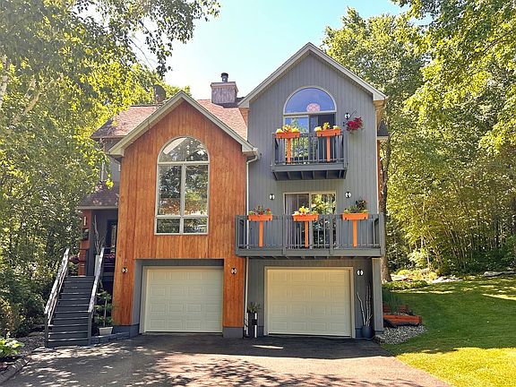2nd image of 14 Laurel Ridge Dr