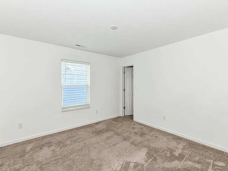 5051 Maywood Dr — Photo 15