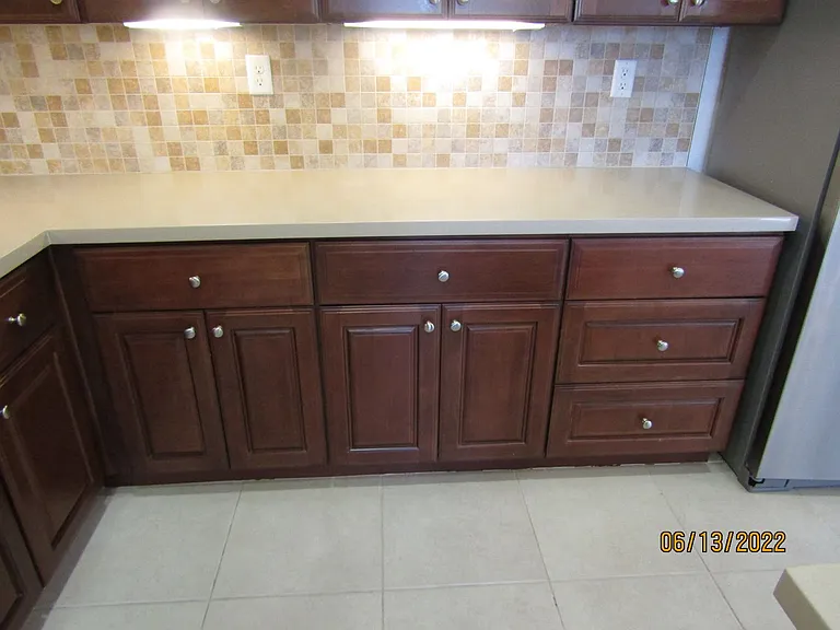 305 Hampton Dr — Photo 13