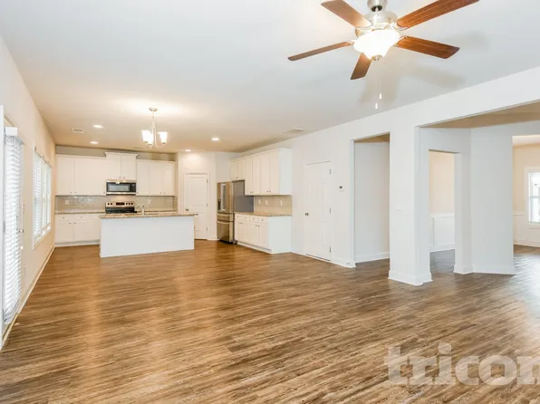 284 Ireland Ln, Dallas, GA 30132