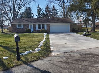 202 Oak Park Dr, Hicksville, OH 43526