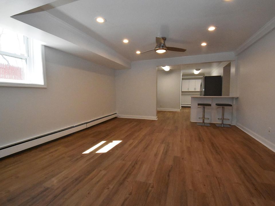 1st image of 1 Lewis Pkwy #1