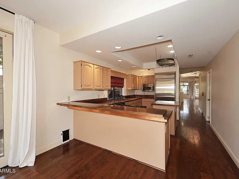 8100 E Camelback Rd #39 — Photo 16