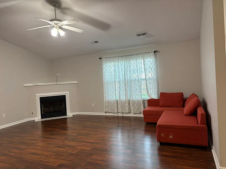 644 Grover Dr — Photo 8