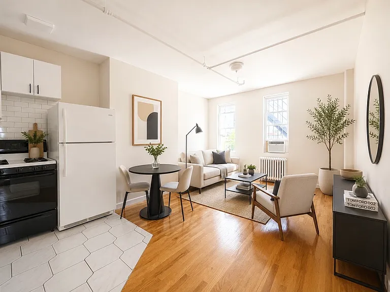 1820 Grove St #3B — Photo 2