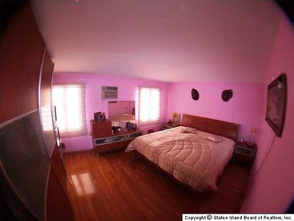 5th image of 16 Braisted Ave