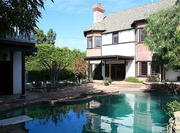 4th image of 17524 Napa St
