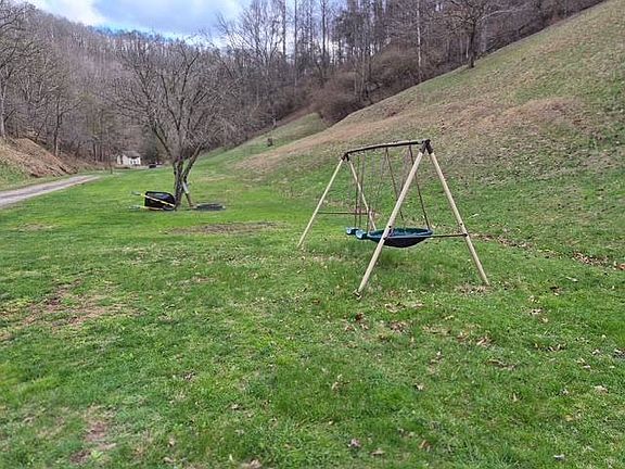 5th image of 1092 Beech Fork Rd