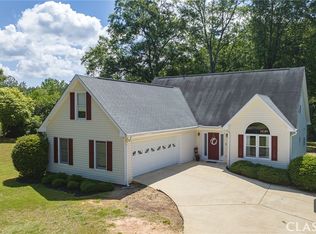 1011 Ashland Dr, Statham, GA 30666