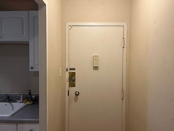 5th image of 1111 Ash St APT 304