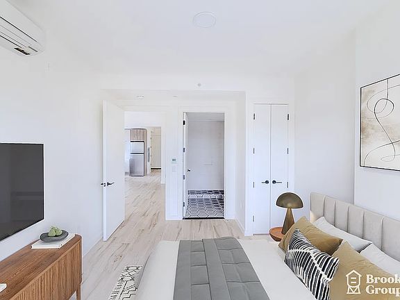 4th image of 2718 Church Ave #401