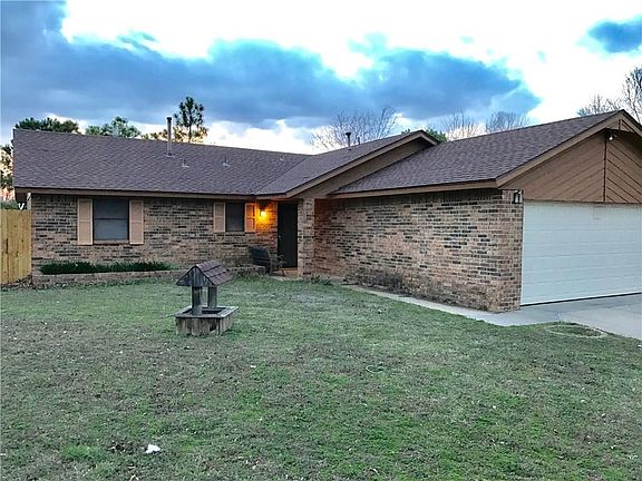 2nd image of 13233 Moccasin Ln