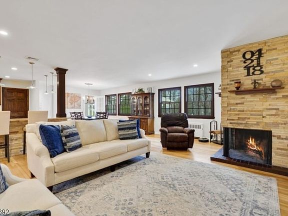 4th image of 29 Evergreen Dr