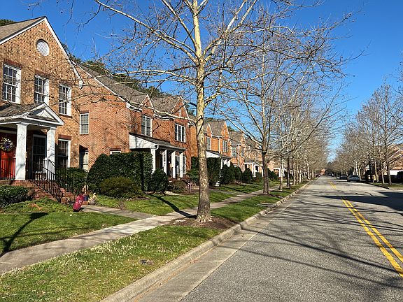 4th image of 273 Herman Melville Ave