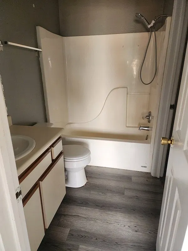 2 bed, 2.0 bath, 890 sqft, $750 — Photo 2