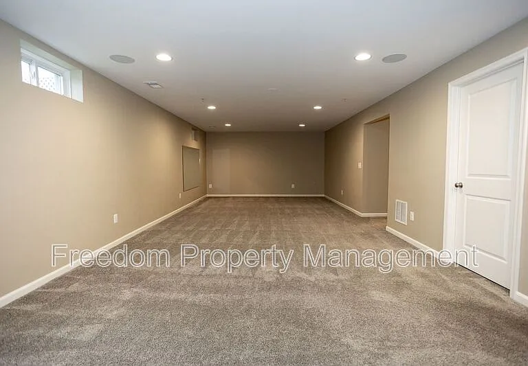 2425 Morgans Point Dr — Photo 66