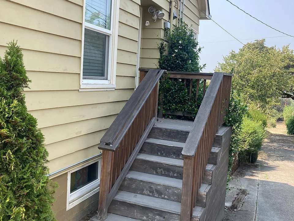358 W 22nd Ave