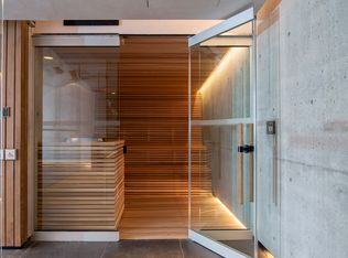 25 Selby St #2701, Toronto, ON M4Y0E6