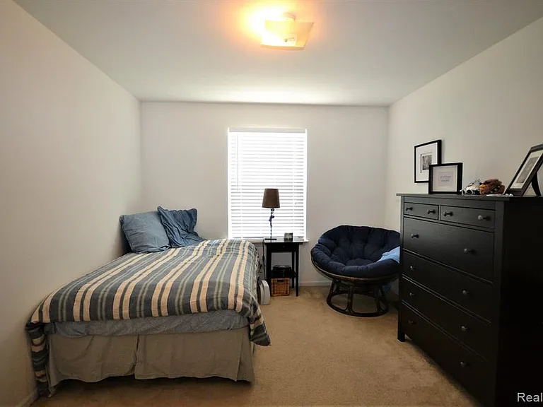4890 Spring Meadow Dr — Photo 15
