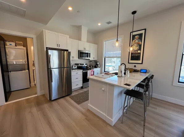 198 Albion St #201, Wakefield, MA 01880