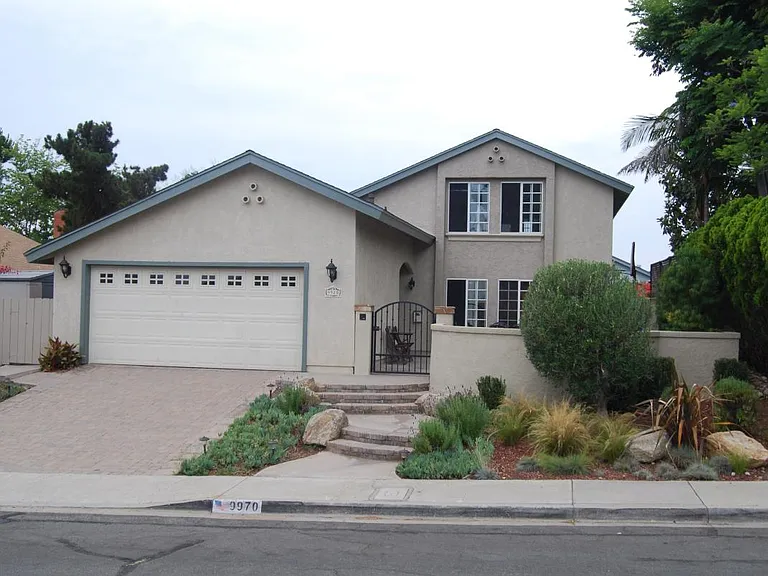 9970 Courtyard Dr — Photo 1