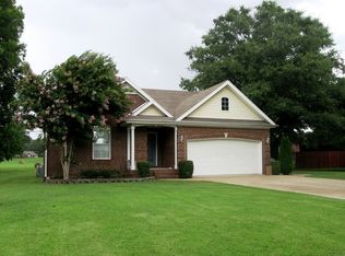 1103 Hillandale Dr, Tuscumbia, AL 35674