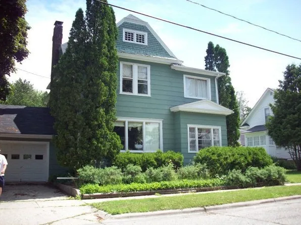 216 N 6th Ave, Sturgeon Bay, WI 54235